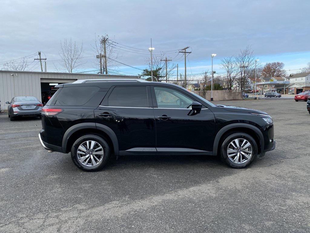 2025 Nissan Pathfinder SL 4WD
