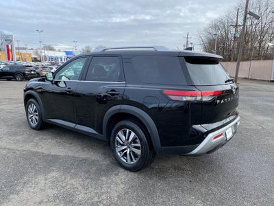 2025 Nissan Pathfinder SL 4WD