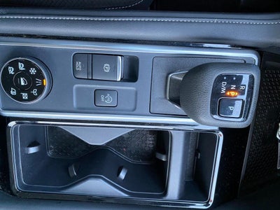 2025 Nissan Pathfinder SL 4WD