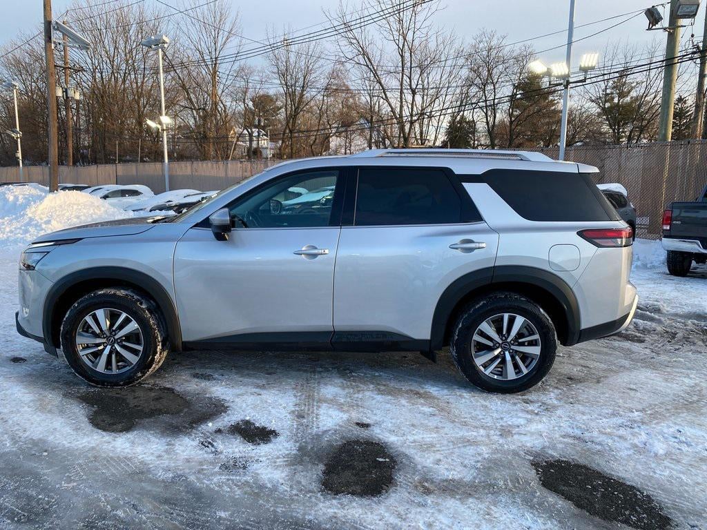 2025 Nissan Pathfinder SL 4WD