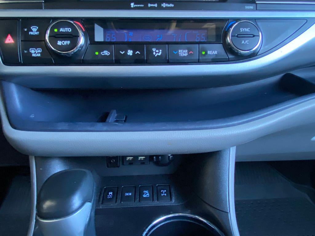 2019 Toyota Highlander SE