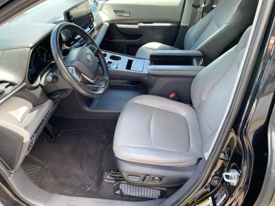 2023 Toyota Sienna XLE