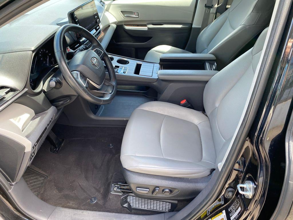 2023 Toyota Sienna XLE