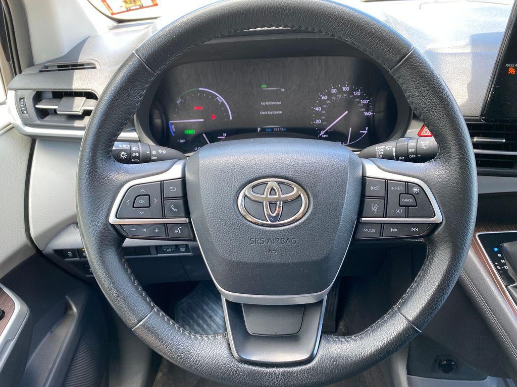 2023 Toyota Sienna XLE
