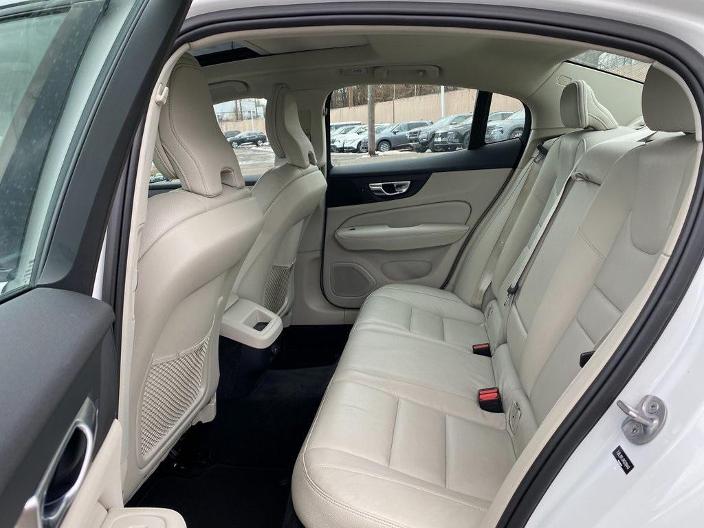 2024 Volvo S60 B5 Plus Dark Theme