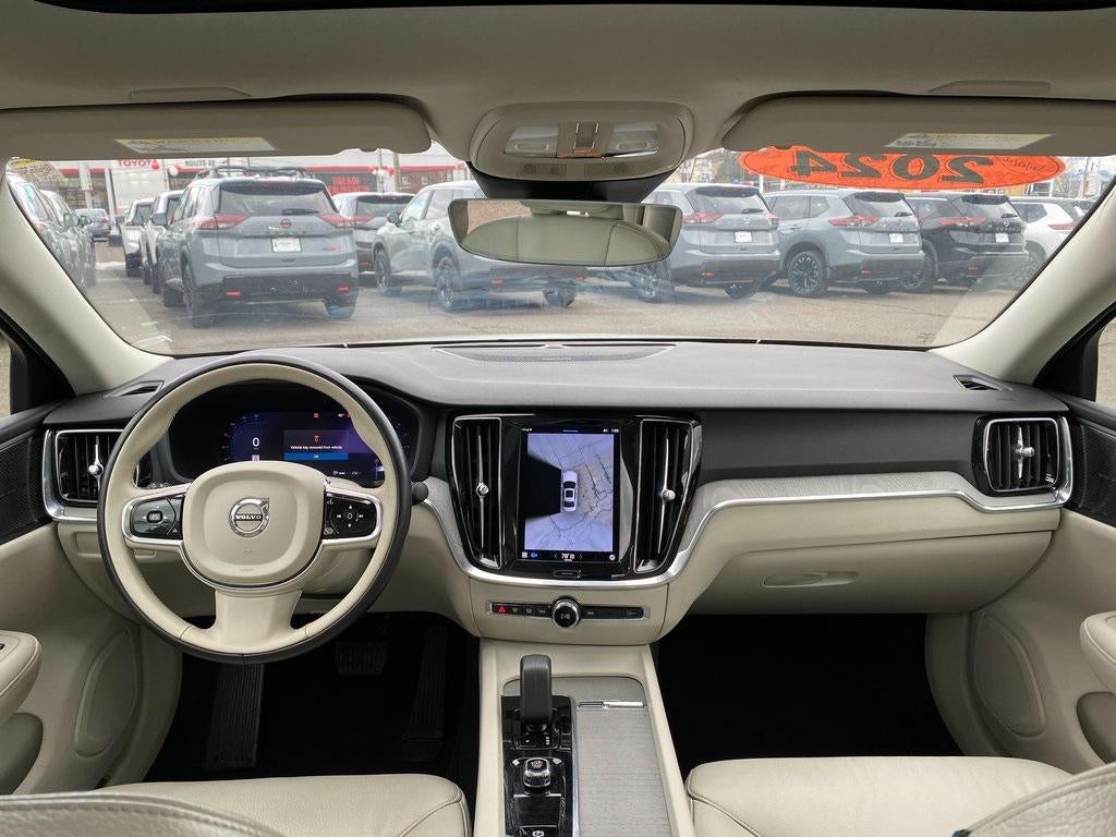 2024 Volvo S60 B5 Plus Dark Theme