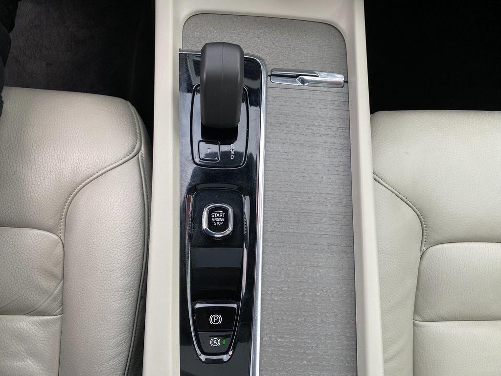 2024 Volvo S60 B5 Plus Dark Theme