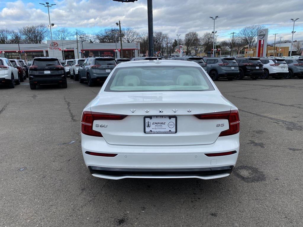 2024 Volvo S60 B5 Plus Dark Theme