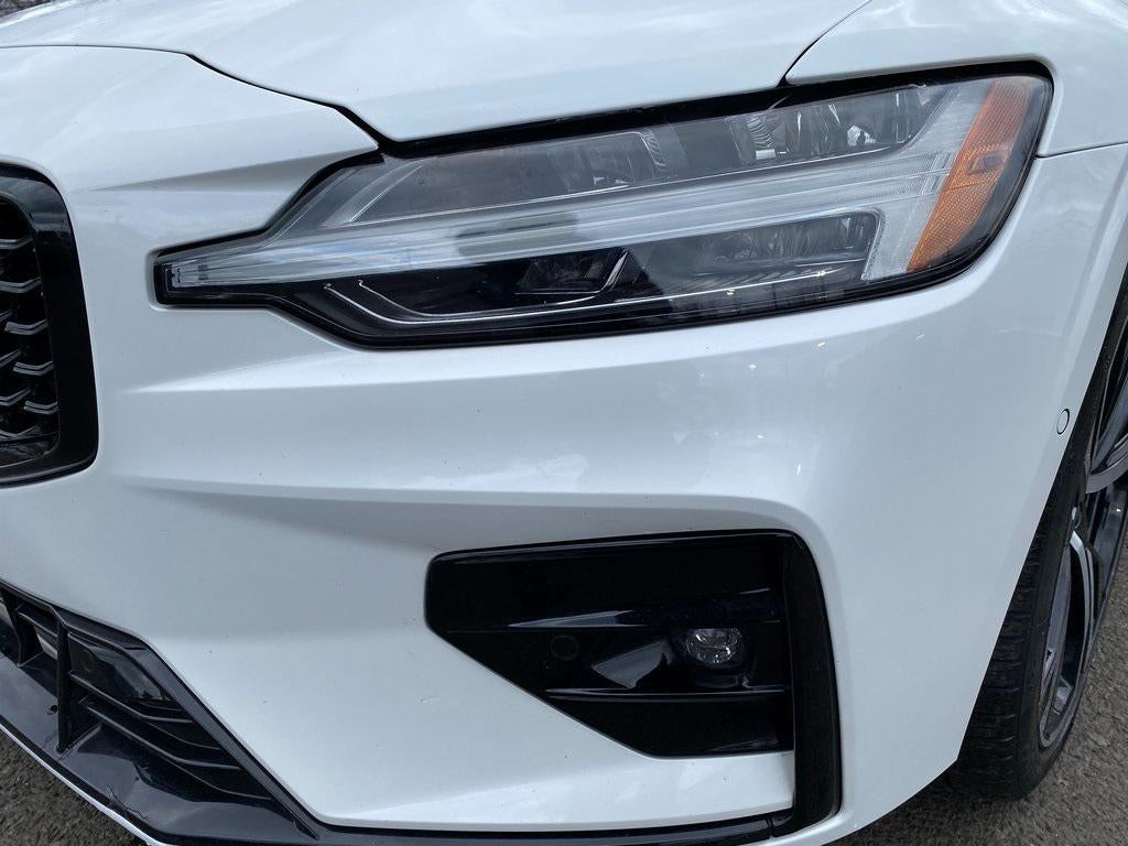 2024 Volvo S60 B5 Plus Dark Theme