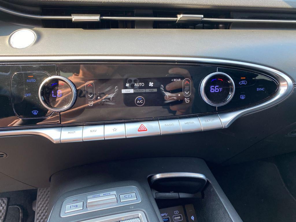 2025 Genesis GV70 2.5T AWD