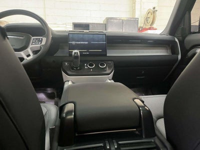 2025 Land Rover Defender 110 S