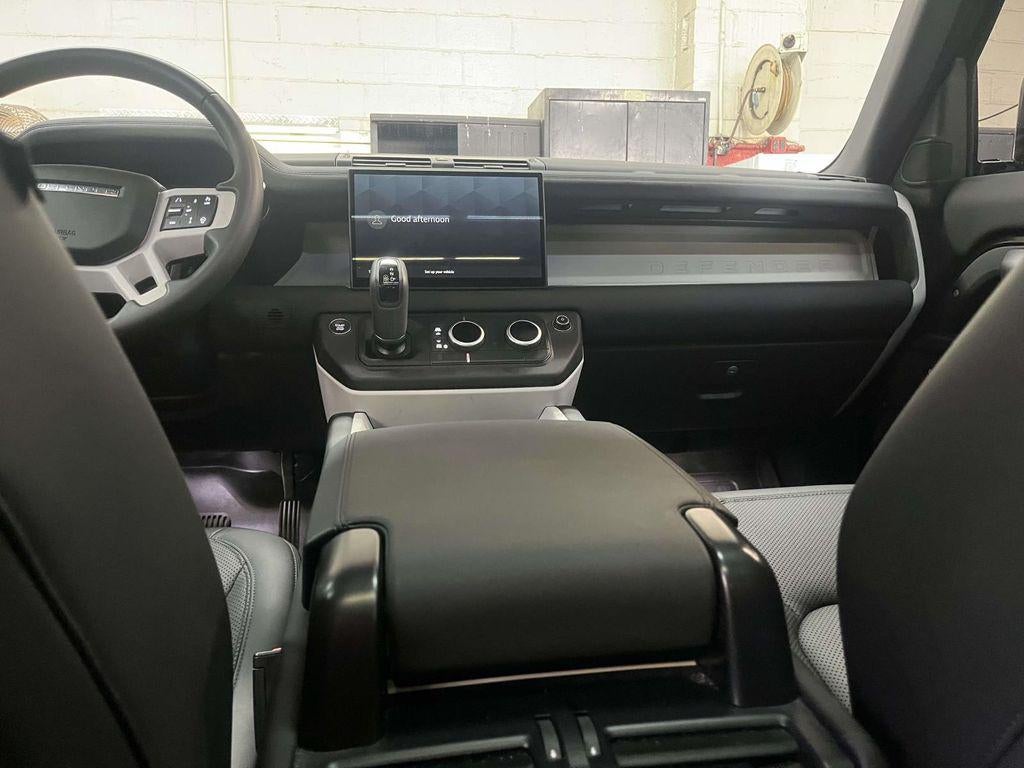 2025 Land Rover Defender 110 S