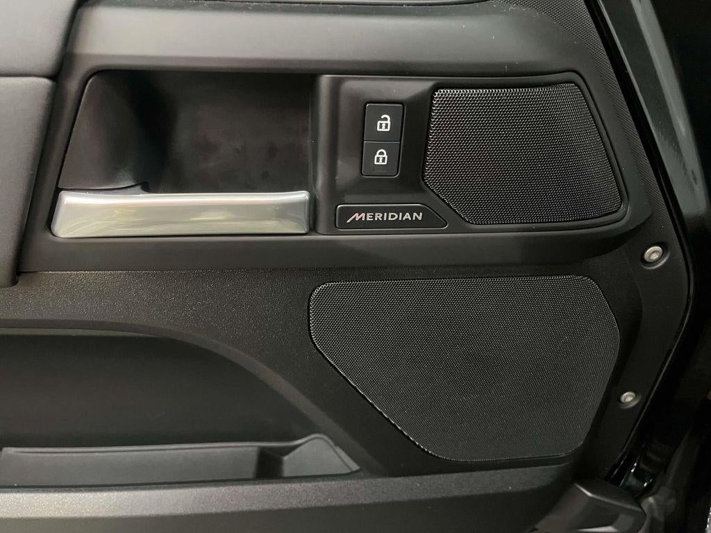 2025 Land Rover Defender 110 S