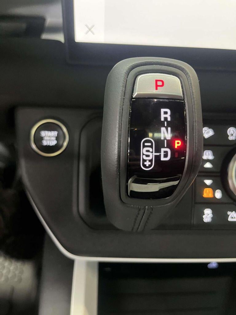 2025 Land Rover Defender 110 S