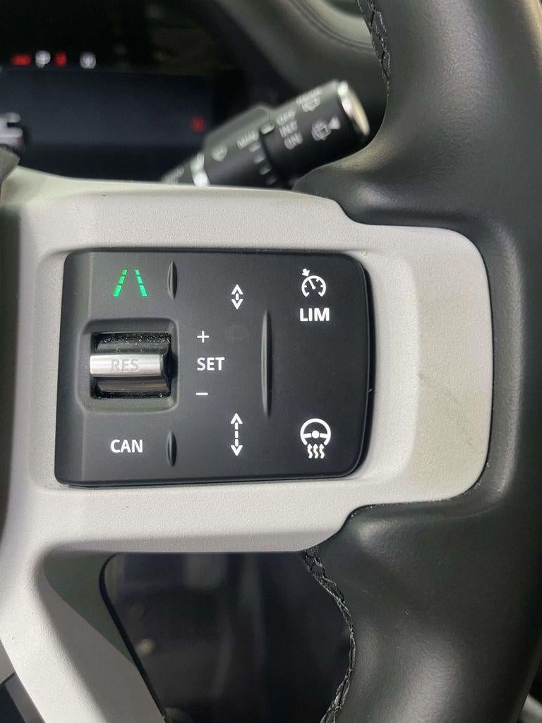 2025 Land Rover Defender 110 S