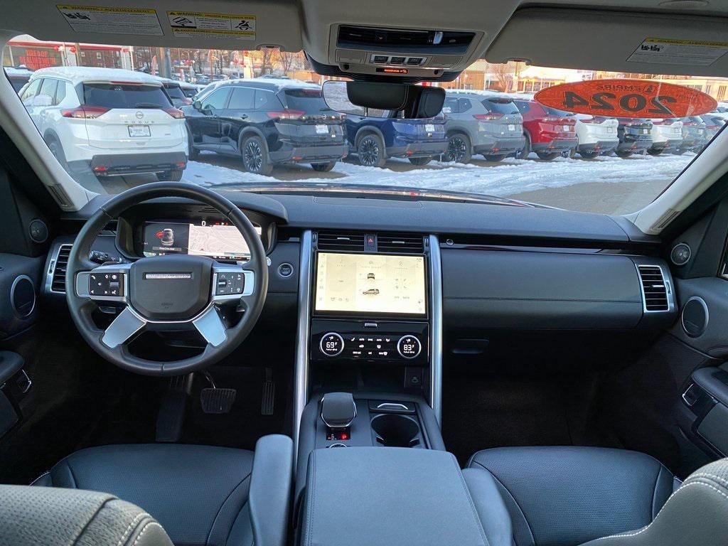 2024 Land Rover Discovery P300 S
