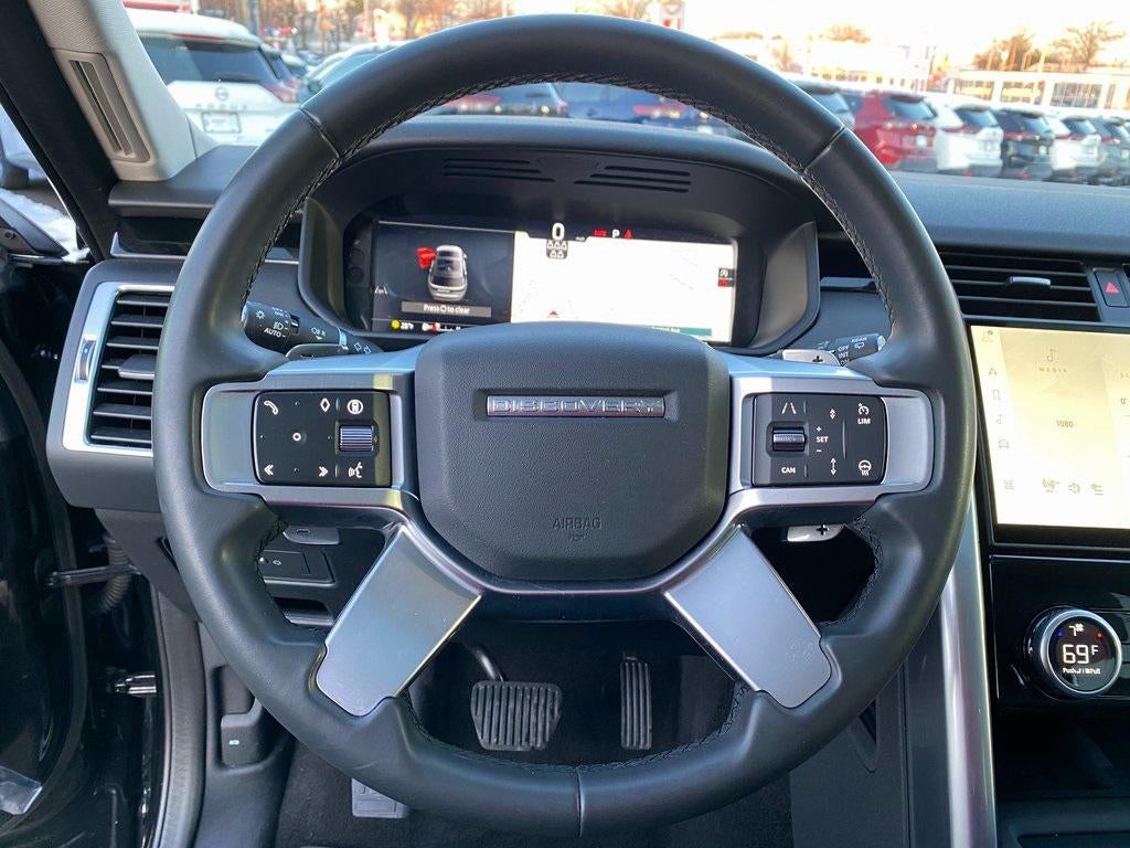 2024 Land Rover Discovery P300 S