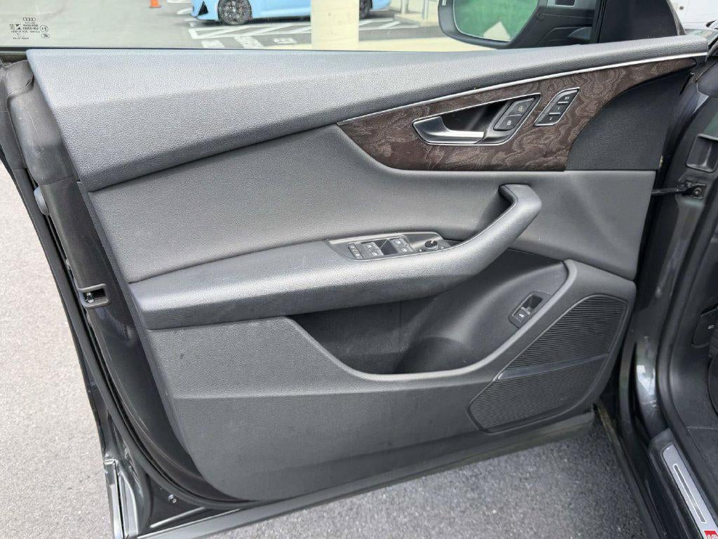 2019 Audi Q8 55 Premium