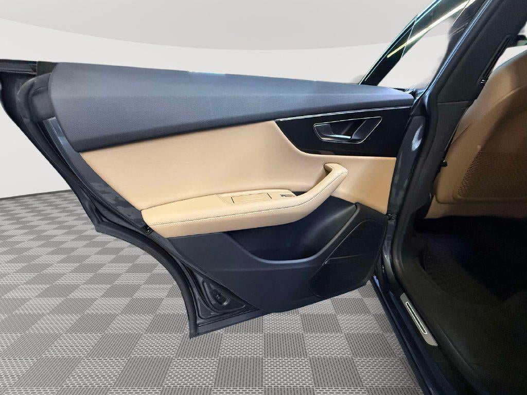 2023 Audi Q8 Premium Plus 55 TFSI quattro Tiptronic