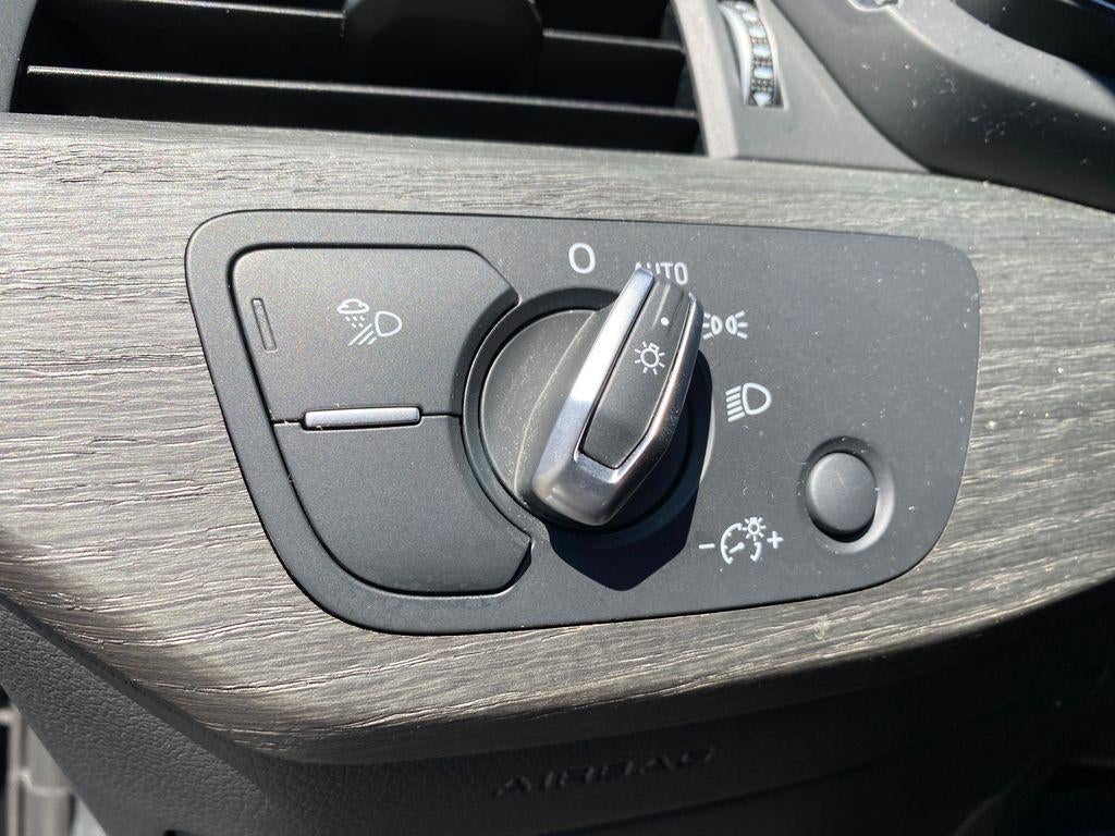 2024 Audi A4 Premium Plus 45 TFSI S line quattro S tronic