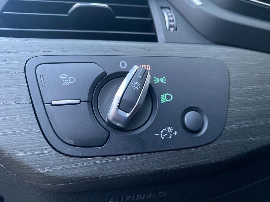 2024 Audi A4 Premium Plus 45 TFSI S line quattro S tronic