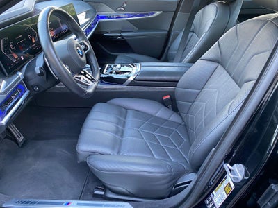 2025 BMW 740i xDrive