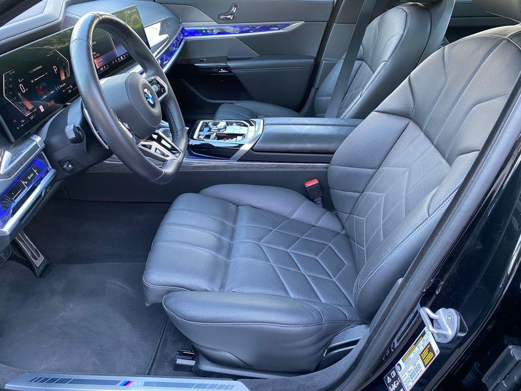 2025 BMW 740i xDrive
