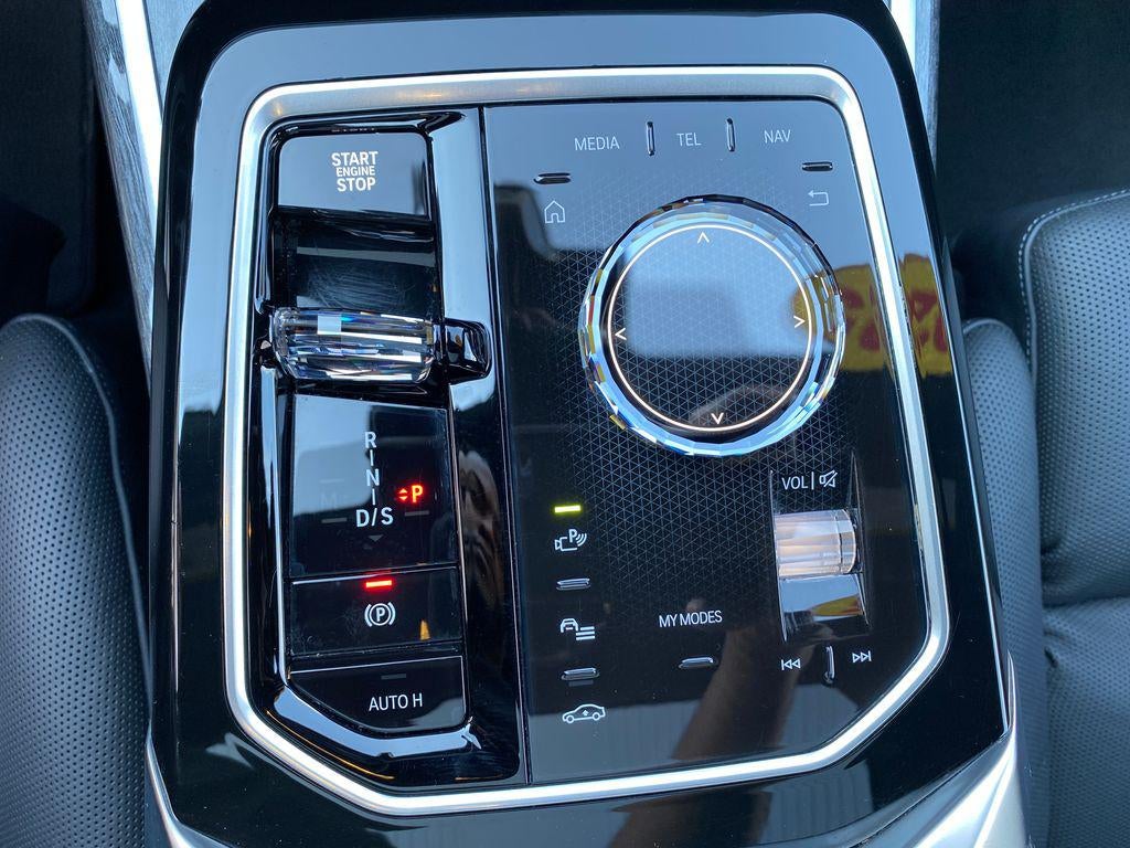 2025 BMW 740i xDrive