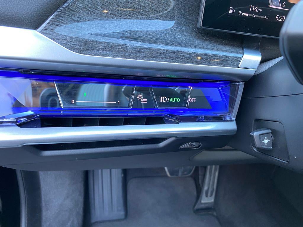 2025 BMW 740i xDrive