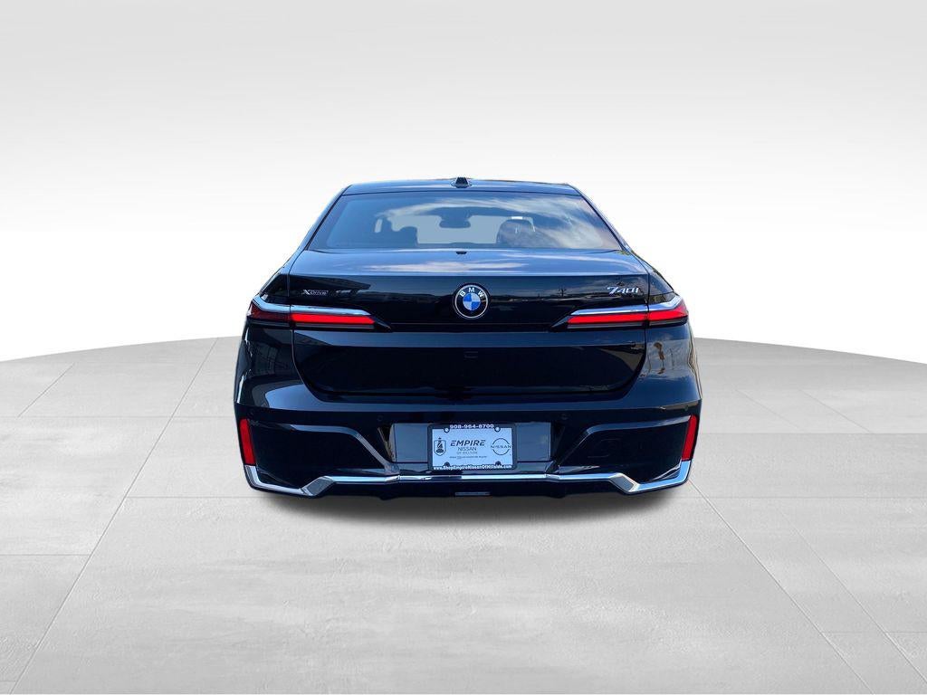 2025 BMW 740i xDrive
