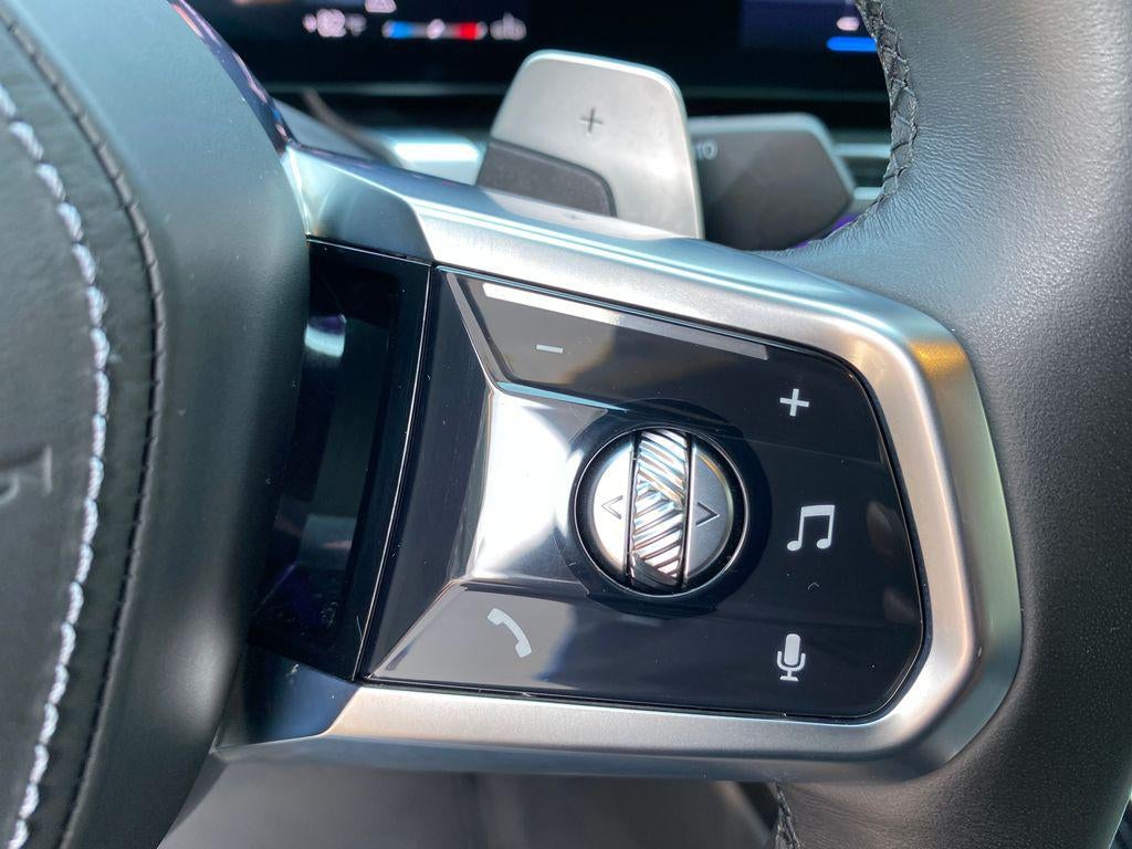 2025 BMW 740i xDrive
