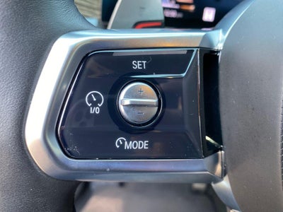 2025 BMW 740i xDrive
