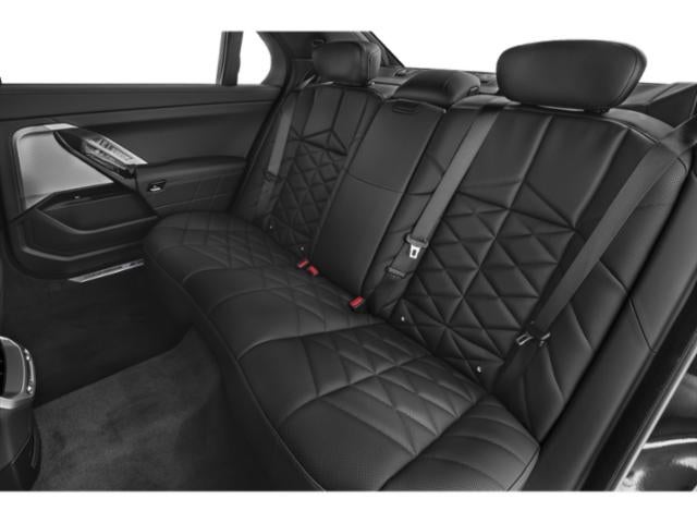 2025 BMW 740i xDrive