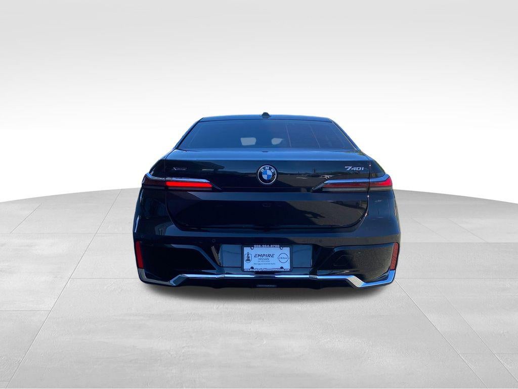 2025 BMW 740i xDrive