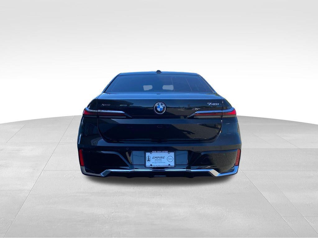 2025 BMW 740i xDrive