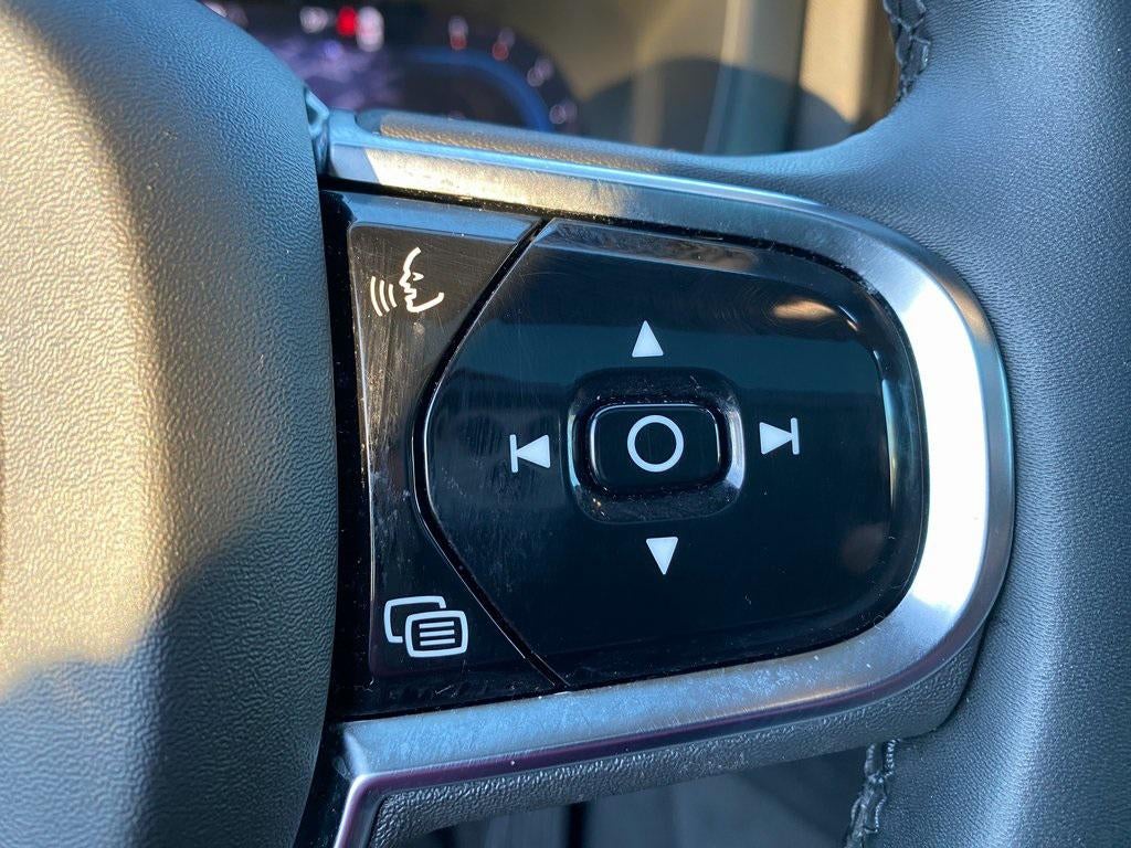 2024 Volvo XC60 B5 Plus Dark Theme