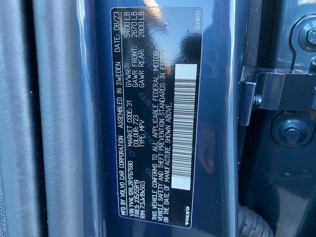 2024 Volvo XC60 B5 Plus Dark Theme